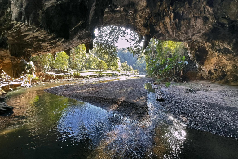Krabi : excursion sur l&#039;île de James Bond et à Phang Nga en bateau à longue queueTour en bateau à longue queue dans la baie de Phang Nga