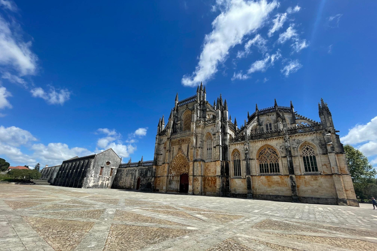 Tour to Fátima, Batalha, Nazaré and Óbidos Small Group Tour - Fátima, Batalha, Nazaré and Óbidos