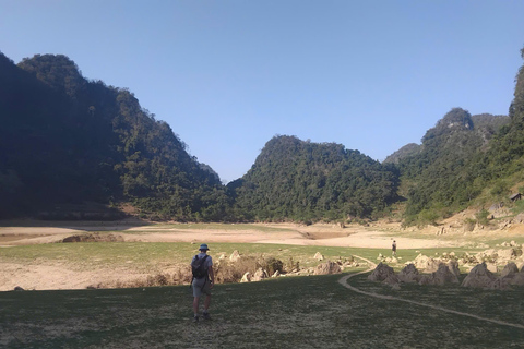 De Ha Noi: 2 dias de Trekking na Montanha do Olho de Anjo e de mota