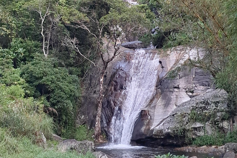 Belihuloya: Baker's Bend Jeep Tour with Hotel Pickup