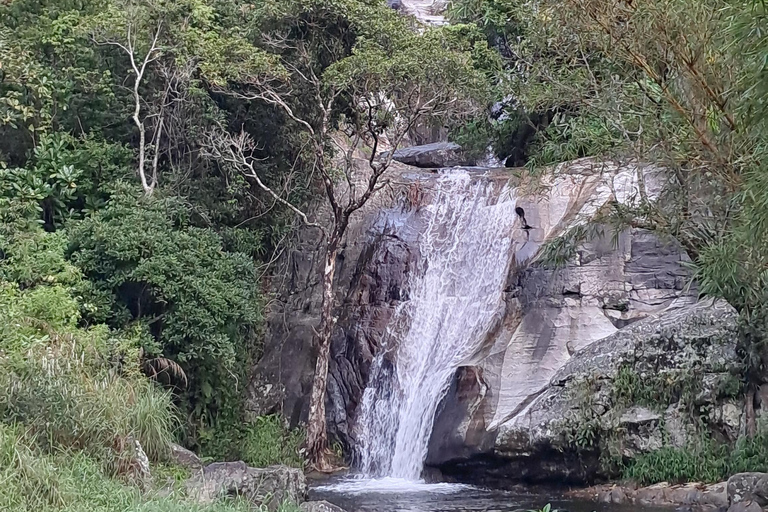 Belihuloya: Baker's Bend Jeep Tour with Hotel Pickup