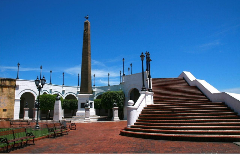 City Tour in a Diablo Rojo through Panama City City Tour in Diablo Rojo through Panama City