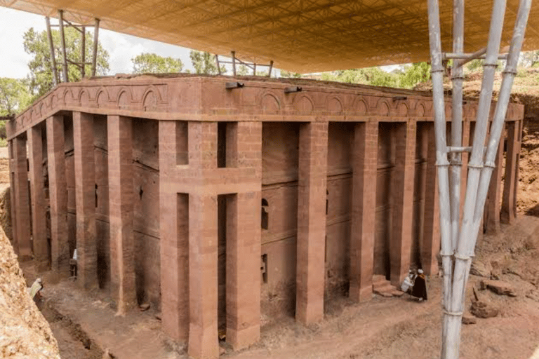 2-dniowa wycieczka z wykutymi w skale kościołami i klasztorem Lalibela2-dniowa wycieczka ze skalistymi kościołami i klasztorem