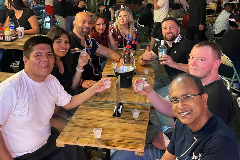 Medellin El Poblado Pub Crawl: Vibbar på taket och klubbhäng