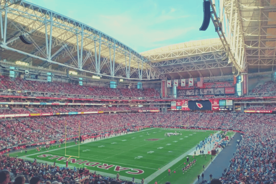 Arizona Cardinals Football Spiel im State Farm Stadium. Foto: GetYourGuide