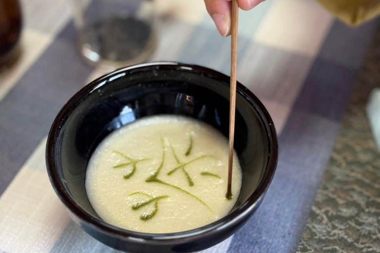 جولة شاي هانغتشو: القرى والبحيرات وتجربة الشاي المخفوقدليل للغة الإنجليزية والصينية