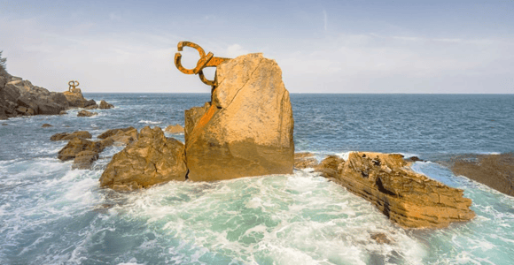 San Sebastian: Private Walking Tour & Chillida Museum