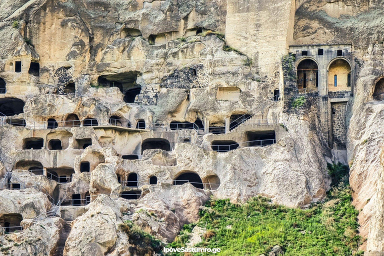 Tbilisi: Borjomi, Rabati, vardzia