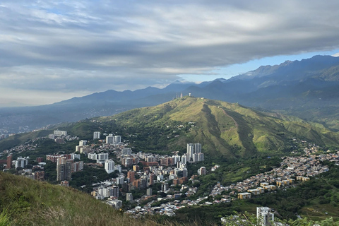 Cali : Ascension guidée de la colline des 3 croixAscension guidée de la colline des 3 croix