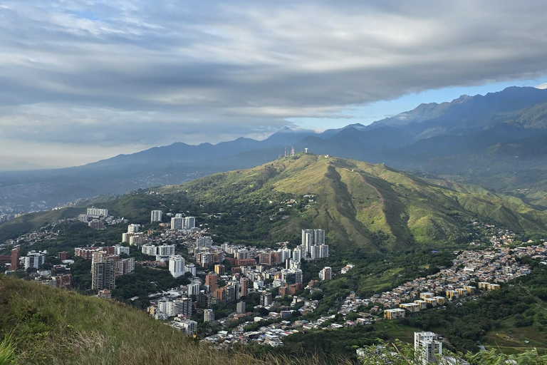 Cali : Ascension guidée de la colline des 3 croixAscension guidée de la colline des 3 croix