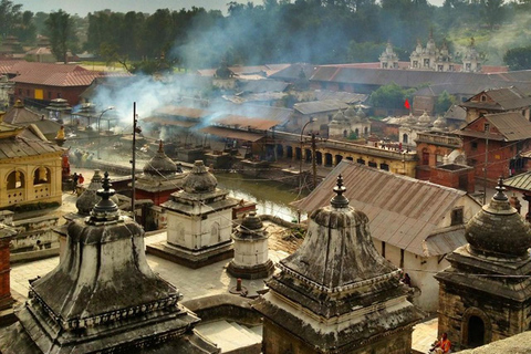 Święte Katmandu: Obrzędy kremacji i spokój stupy