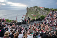 Bali, Skip-She-Line Uluwatu Temle y Kecak Fire Dance Tour - Housity