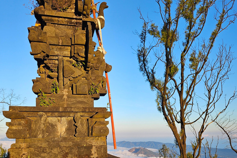 Bali: Mount Abang Guided Hike with Hotel Pickup