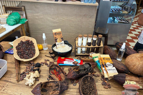 Quito: Chiva Party, Chocolate, and Quito Flavors Quito de Fiesta: Chiva, Chocolate, and Flavors of Quito