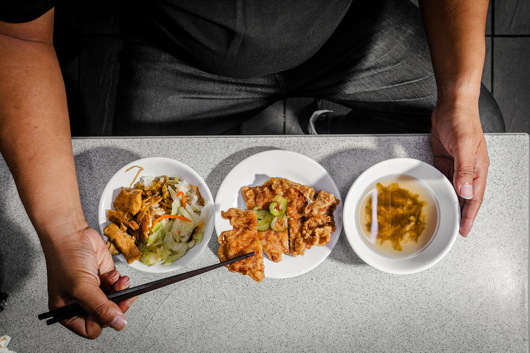 Taipei Tastes Food Tour with 12+ Tastings