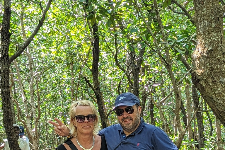 Zanzíbar: Excursión Privada al Bosque y Granja de Especias de Jozani con Almuerzo