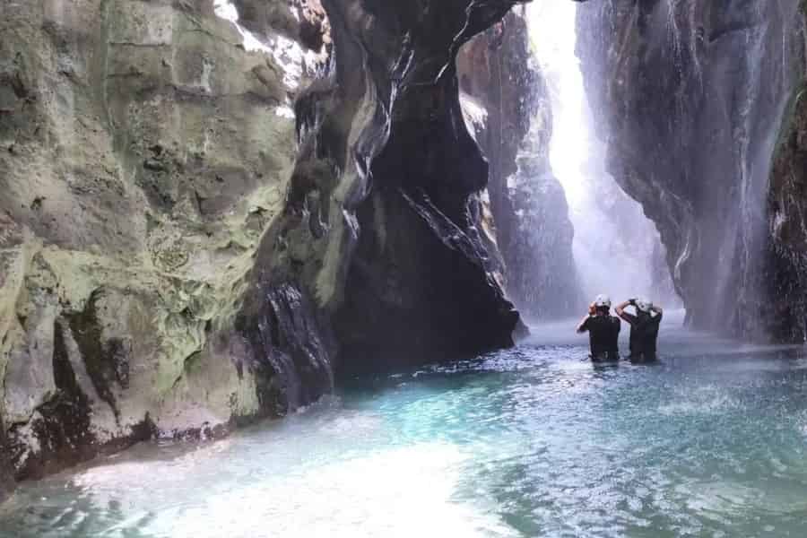 Rethymno: Canyoning-Tour in der Kourtaliotiko-Schlucht. Foto: GetYourGuide Rethymno: Canyoning-Tour in der Kourtaliotiko-Schlucht. Foto: GetYourGuide