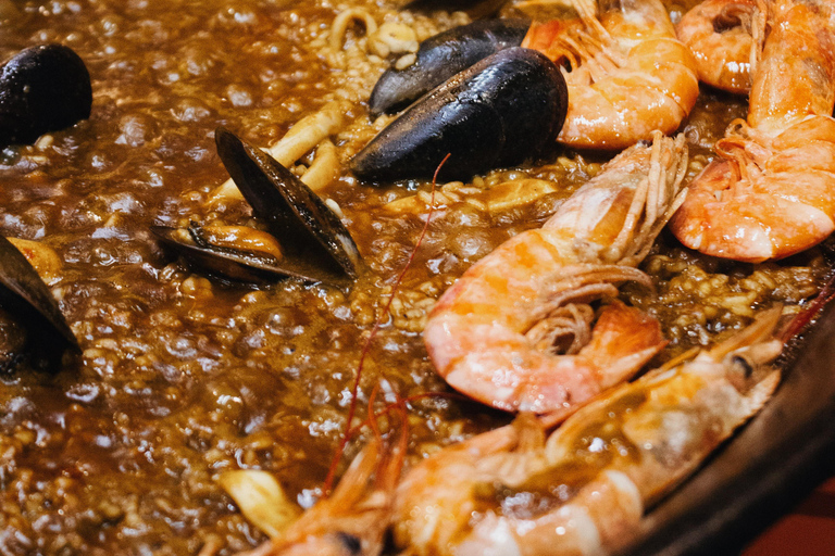 Barcelona: Clase de cocina de paella de marisco y mercado de la Boquería