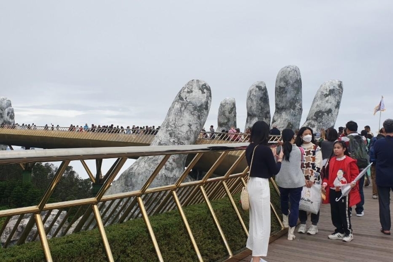 Coche privado al Puente de Oro y la Montaña de Mármol y vueltaRecogida en Da Nang