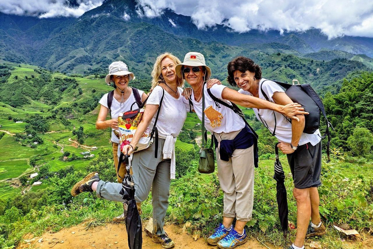 Vanuit Hanoi:Sapa 2D1N tour Cat Cat dorp en Fansipan piekVanuit Hanoi:Sapa tour 2D1N privétour met privébusje,...