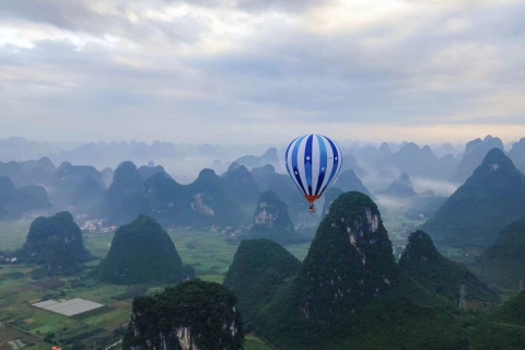 Bilet na lot balonem na ogrzane powietrze Yangshuo o wschodzie słońcaPrywatny lot balonem dla 3-4 osób (wylot z Guilin)