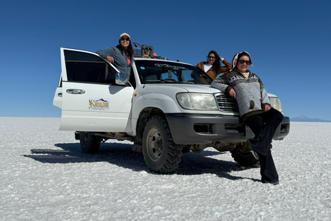 Oneway to the Uyuni Salt Flat and the Colored Lagoons