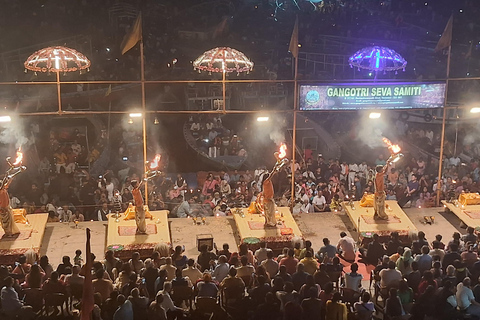 Manikarnika Ghat en Ganga Arti Tour