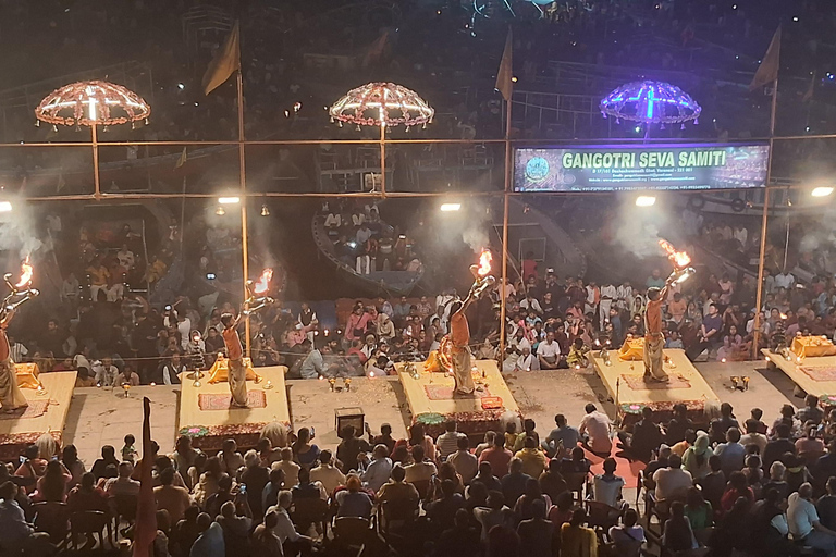 Excursão a Manikarnika Ghat e Ganga Arti