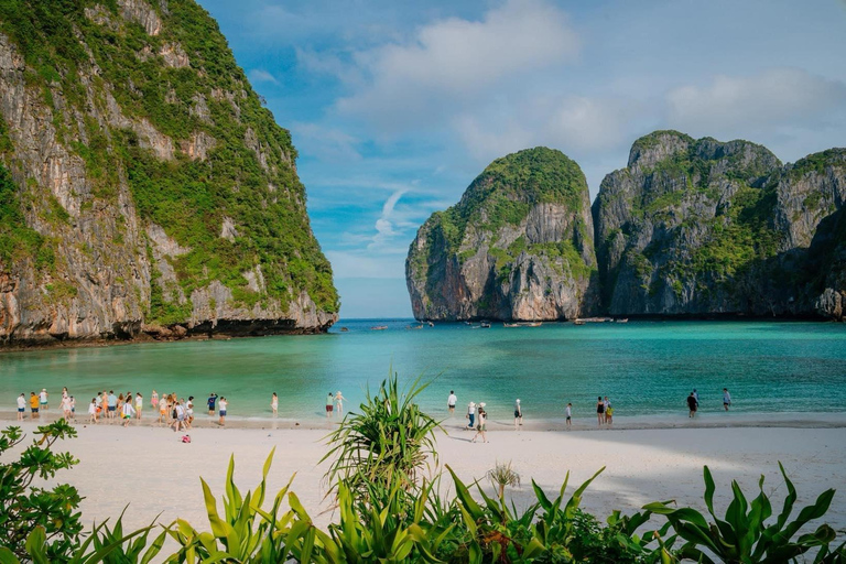 Phi Phi Islands: Longtail Boat Tour watch the sunset