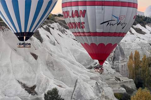 Vol en montgolfière au lever du soleil en Cappadoce avec champagneVol standard