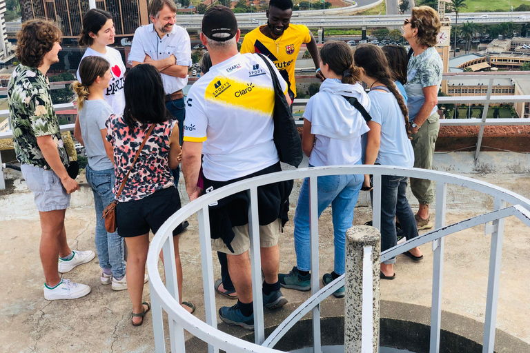 livlig stadsvandring i nairobi