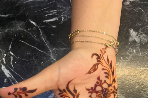 Djerba : expérience du henné et du hargouss avec transfertDjerba : Expérience au henné et aux hargouss avec transfert