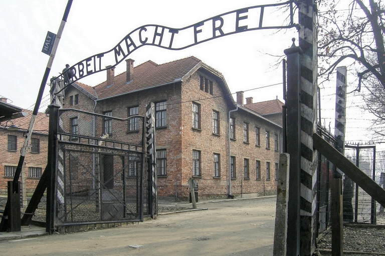 Z Krakowa: zwiedzanie Auschwitz-Birkenau z przewodnikiemWycieczka z przewodnikiem w języku hiszpańskim z miejsca zbiórki