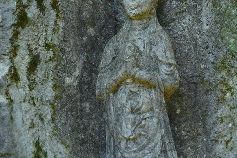 Hangzhou: West Lake Hills Wuyue Buddhist Carvings Day Trip