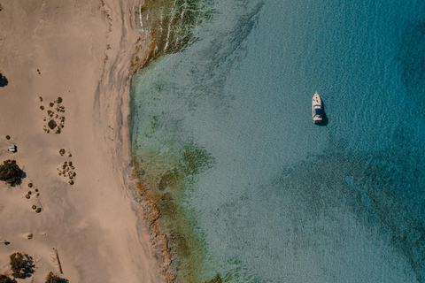 Au départ de Ierapetra : Croisière sur l'île de Chrissi avec déjeunerBillet pour le yacht et déjeuner inclus
