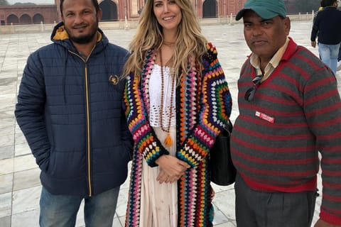 New Delhi: Taj Mahal Tour by Luxury SUV Car & 5-Star Lunch
