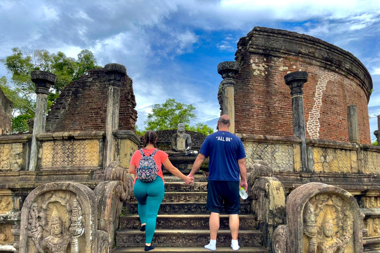 private tour guide in Sri lanka : 5 Days Tour Package