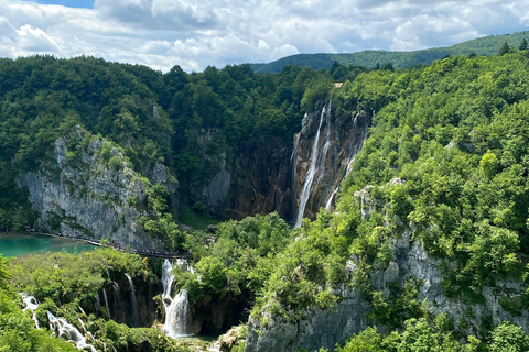 Privat tur från Split till Zagreb via PlitvicePrivat transfer från Split till Zagreb via Plitvice