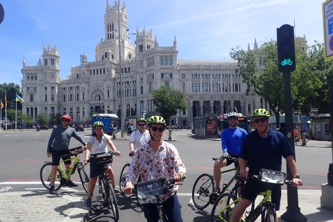 Tour privado en bicicleta por Madrid | Tour Guiado PremiumTour en bicicleta estándar