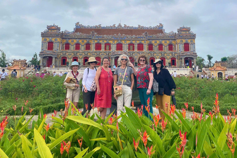 Visite de la ville de Hué avec transfert à Hoi An ou Danang en voiture privéeVisite de la ville de Hue avec guide