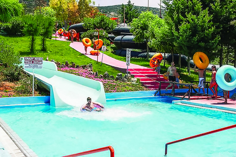 Chersonissos: Acqua Plus Waterpark toegangskaartjeVervoer vanuit Agios Nikolaos-Elounda