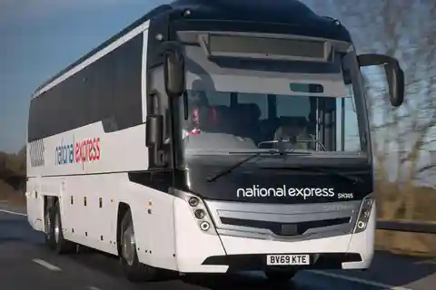 London: Busstransfer mellan flygplatserna Heathrow & Luton