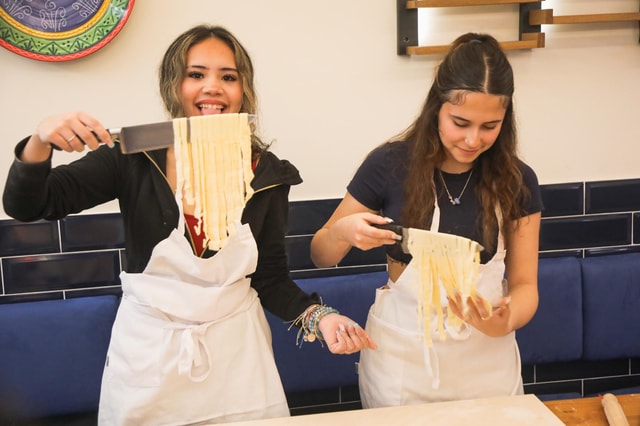 Rome: Pasta and Tiramisu Cooking Class with Prosecco