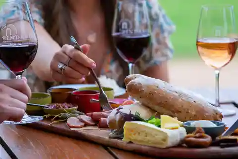 Paris : Visite guidée à pied de Montmartre avec repas et vin