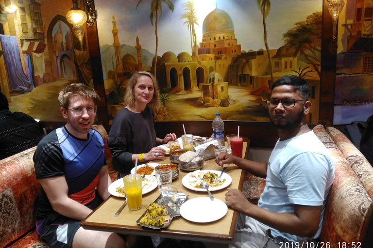 Mumbai erleben: Exklusive Tag/Nacht Tour mit feinem EssenEntdecke Mumbai: Private Tag- oder Nachttour ohne Essen