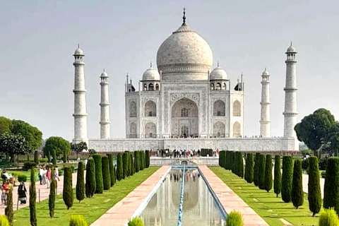 Viaje a Agra todo incluido desde Delhi en coche con guía turísticoCoche+Guía+Entradas a monumentos+Almuerzo buffet en hotel de cinco estrellas