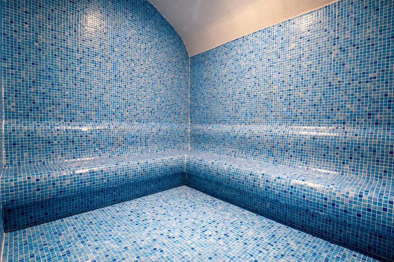 Istanbul: Public, Private or VIP Hammam & Spa in Old City In Public Bath ( max. 5 guests at the same time )