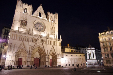 Lyon: Night Walking Tour with Traboules and Legends
