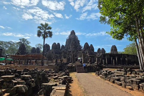 2-Day Phnom Penh to Siem Reap Tour with Angkor Wat Sunrise