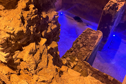 Rom: Trevifontänen Underjordisk rundtur i Trevifontänens distrikt och glassFransk guidad tur och gelato